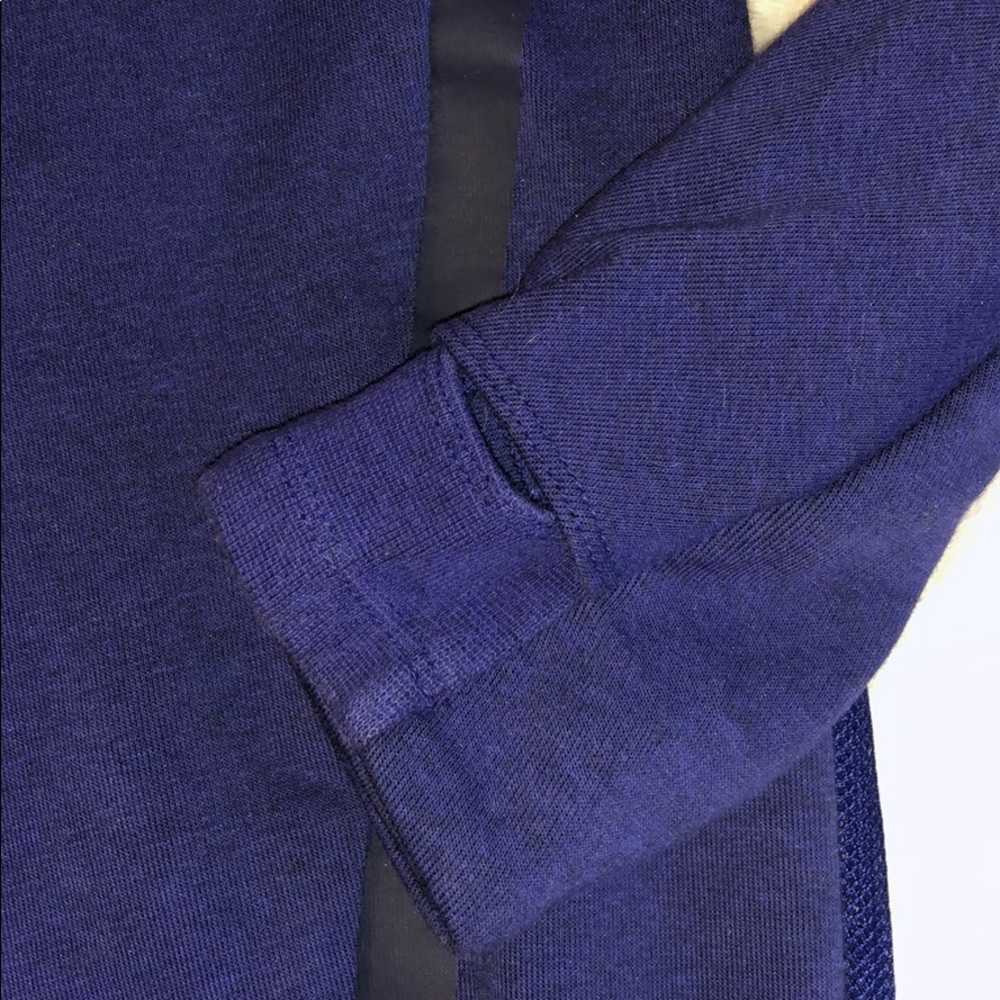 NIKE long sleeve hoodie Medium size, modern style - Picture 4 of 7
